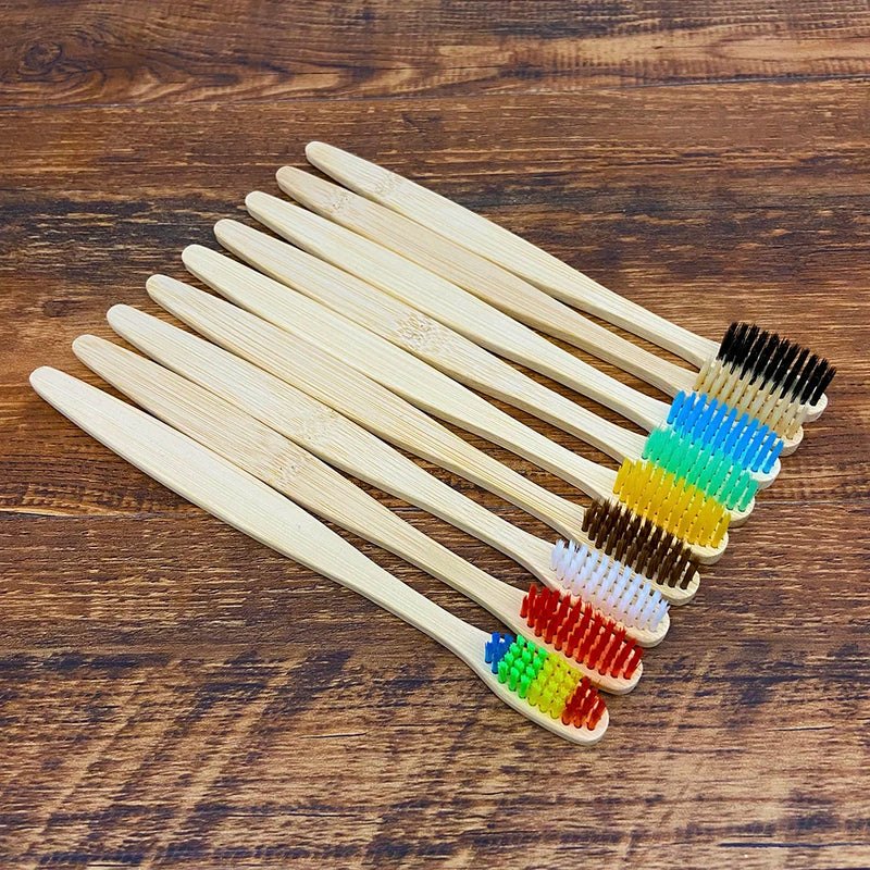 Escovas de dentes de bambu portátil